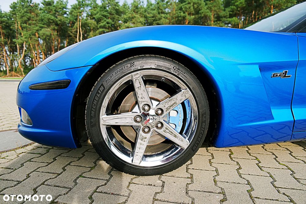 Chevrolet Corvette - 15