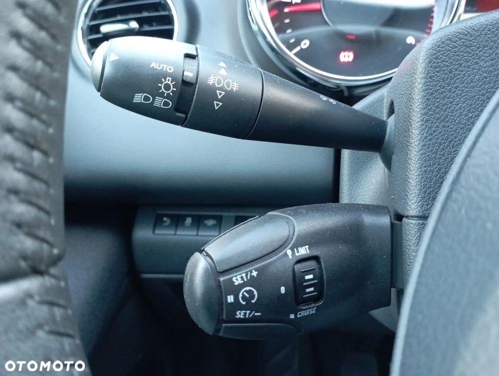 Peugeot 3008 1.6 HDi Access - 16