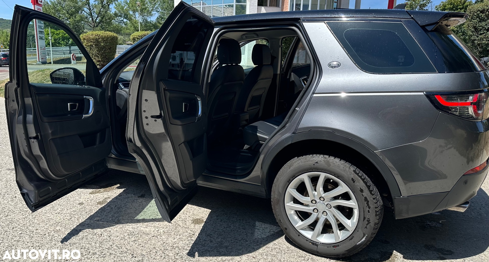 Land Rover Discovery Sport - 11
