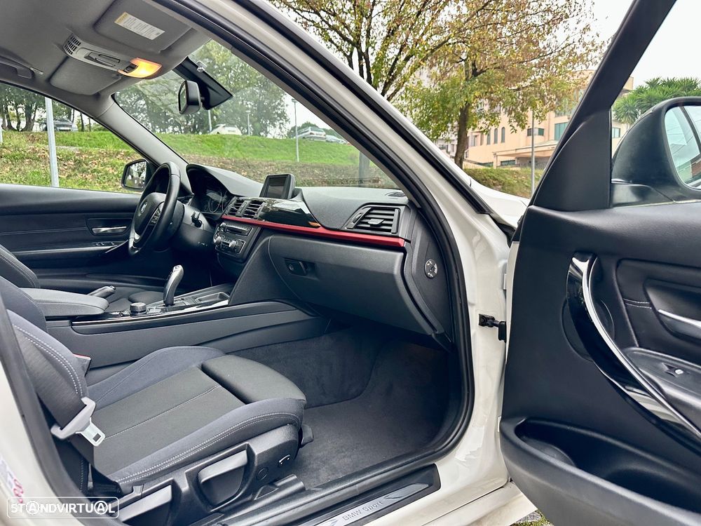 BMW 318 d Touring Auto Line Sport - 34