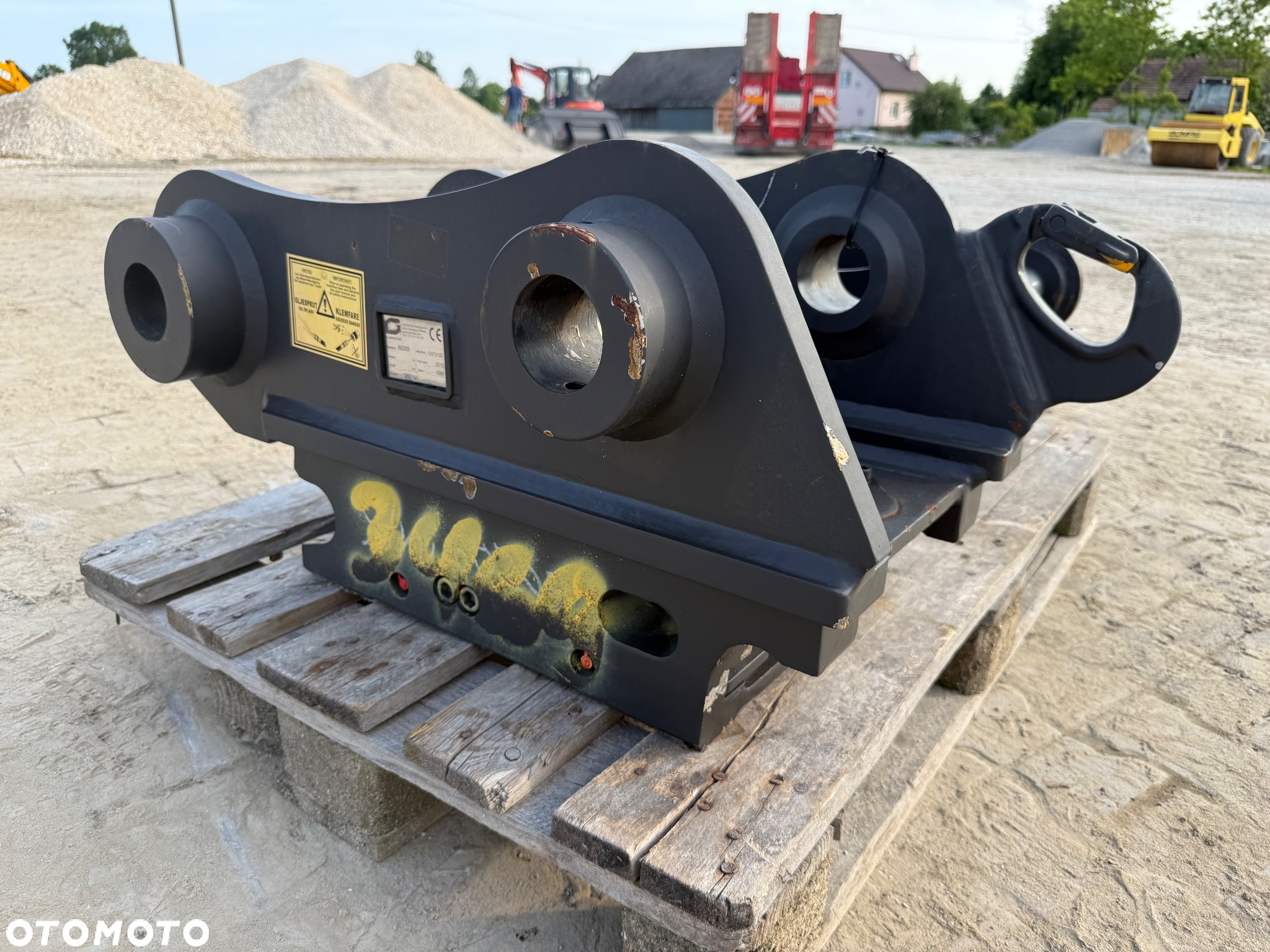 Caterpillar - 8