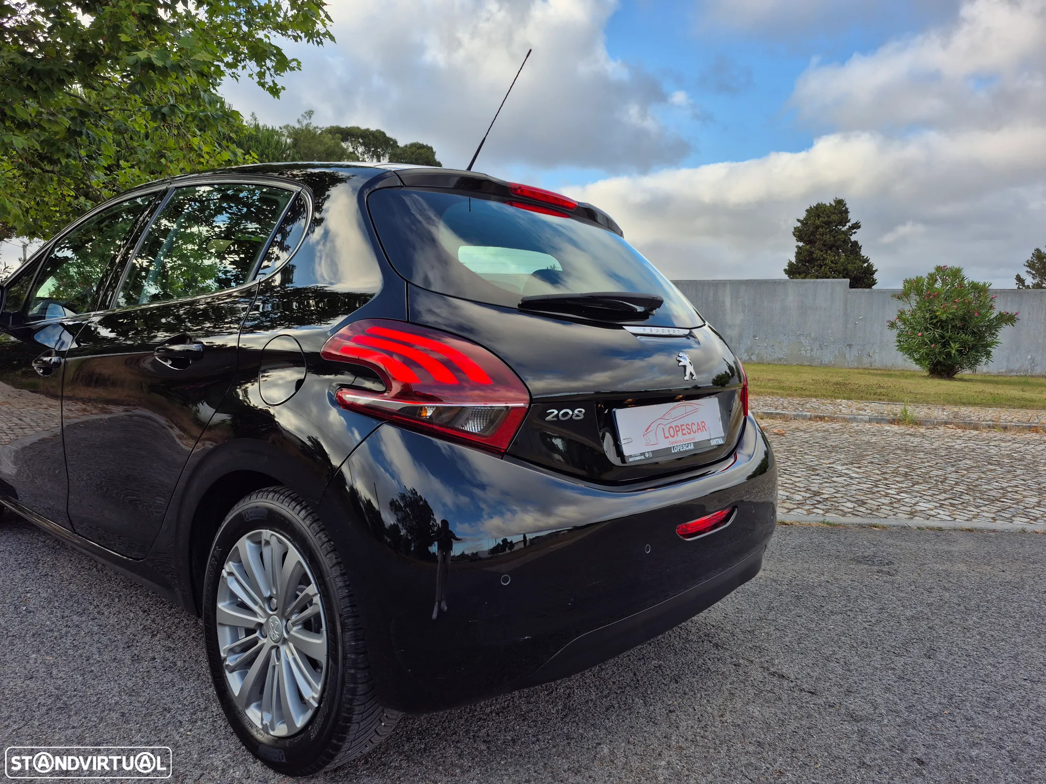 Peugeot 208 1.2 PureTech Allure EAT6 - 7