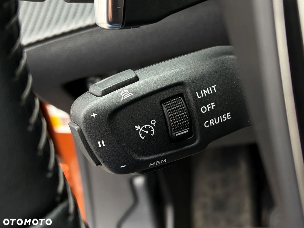 Peugeot 2008 1.5 BlueHDi Allure Pack S&S EAT8 - 25