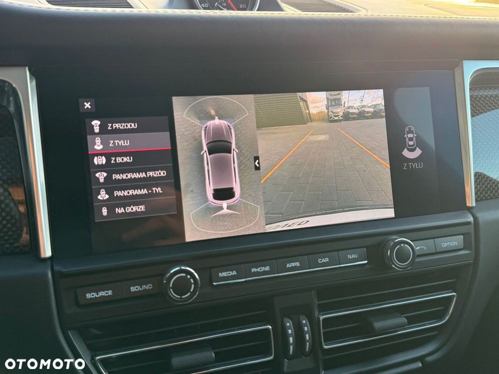 Porsche Macan Turbo - 28