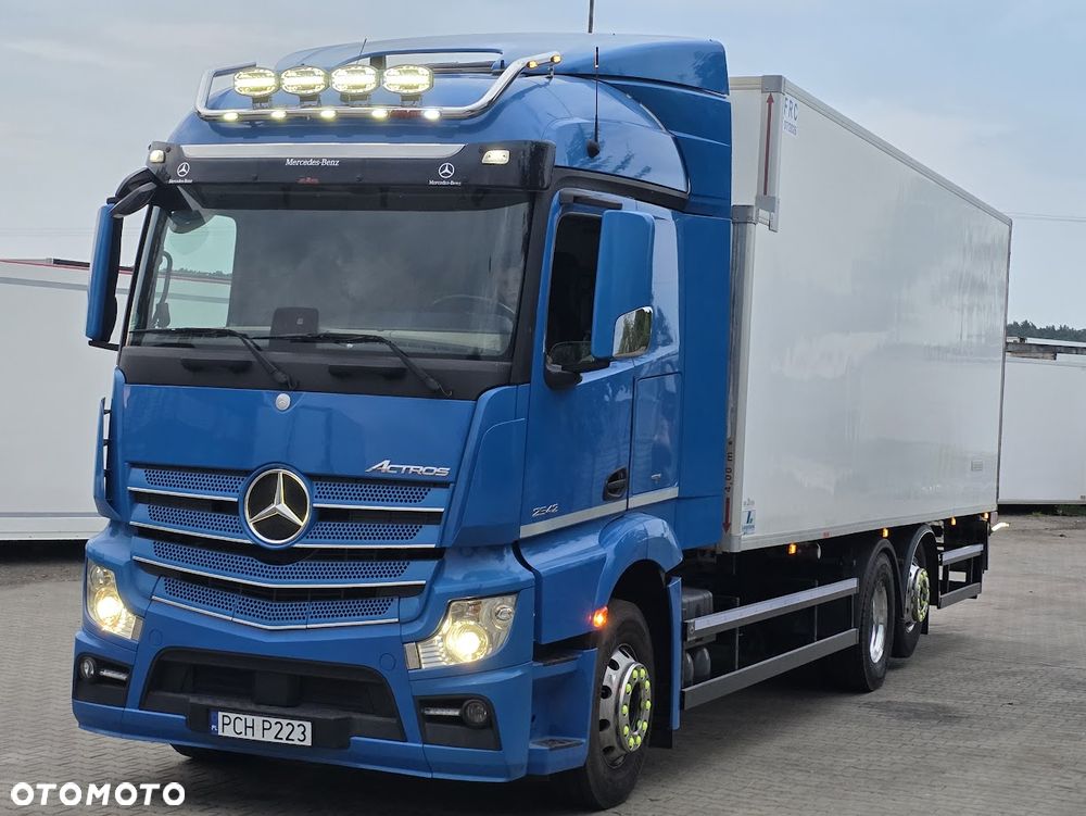 Mercedes-Benz ACTROS 25.45 ; 25.51 ; chłodnia * izoterma * hakówka * przewierty sterowane * - 17