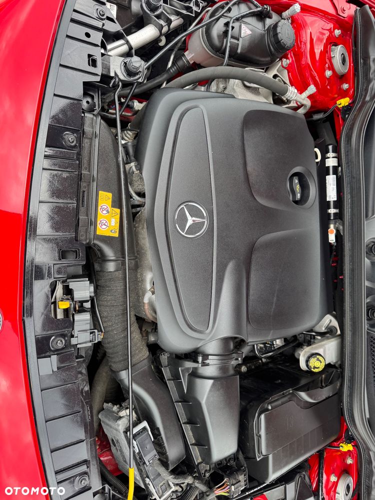 Mercedes-Benz GLA 180 Urban - 36
