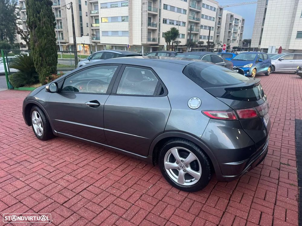 Honda Civic 1.4 i-VTEC Sport - 9