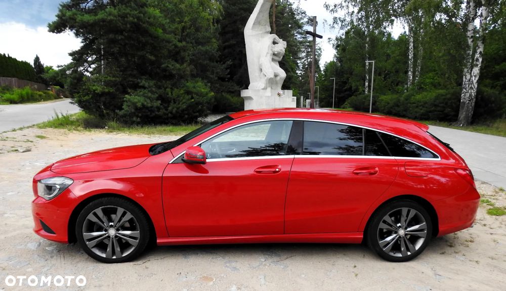 Mercedes-Benz CLA 180 7G-DCT - 3