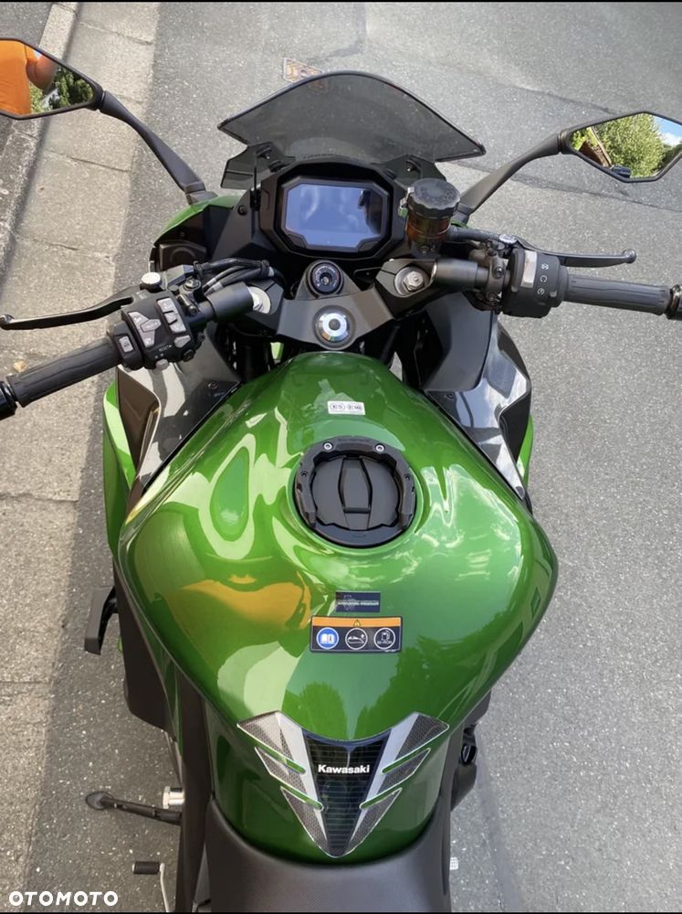 Kawasaki Ninja 1000 SX - 24