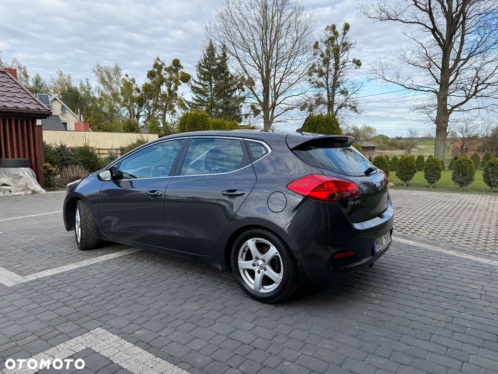 Kia Ceed - 4