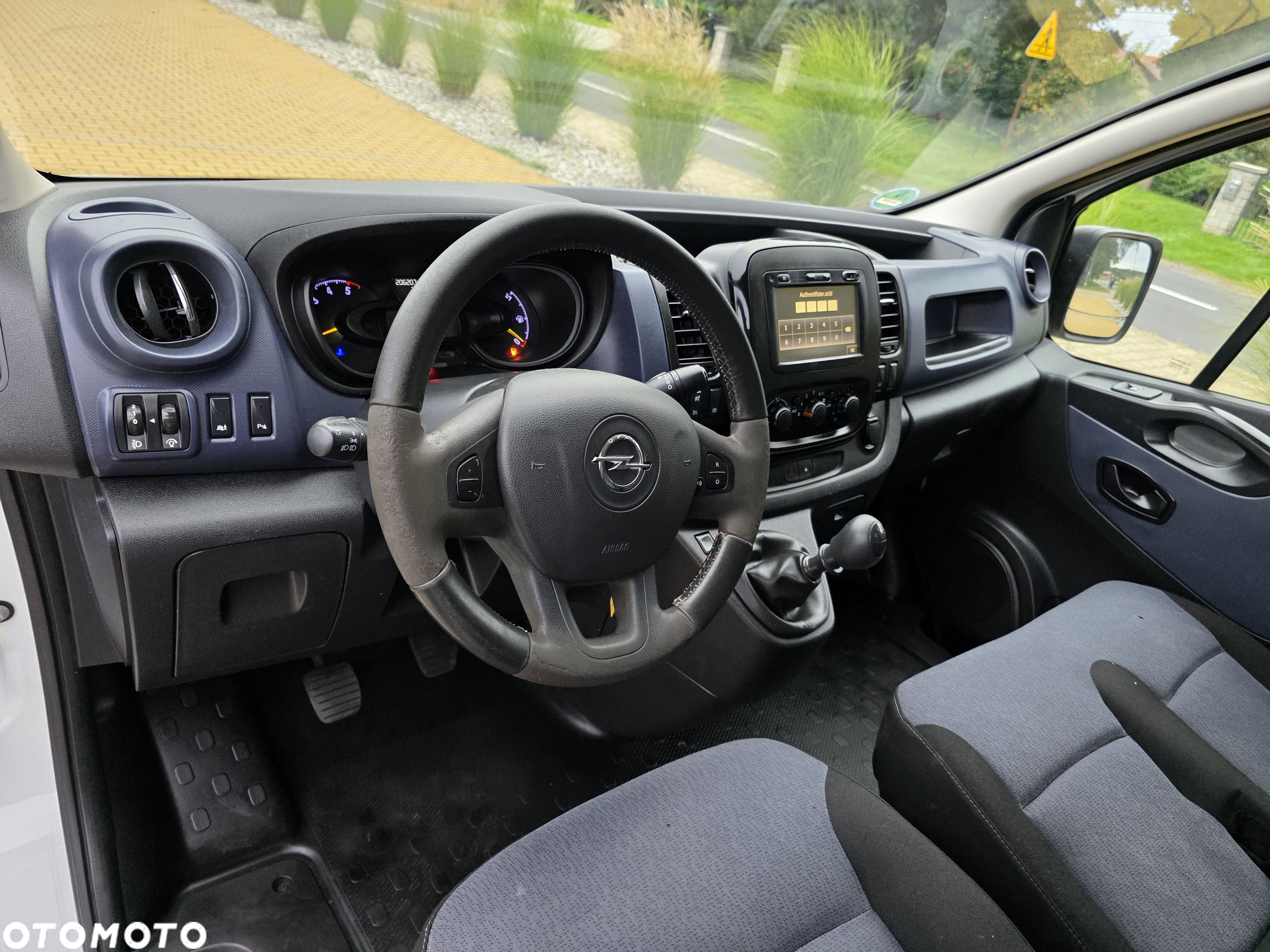 Opel Vivaro - 14