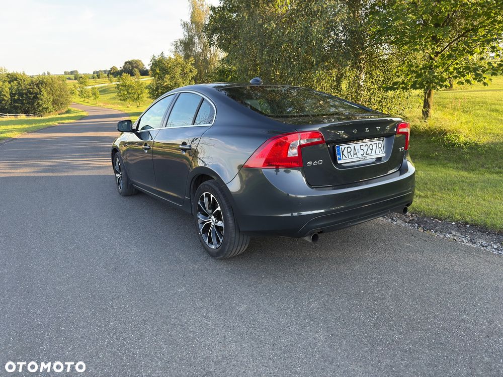 Volvo S60 T3 Summum - 3