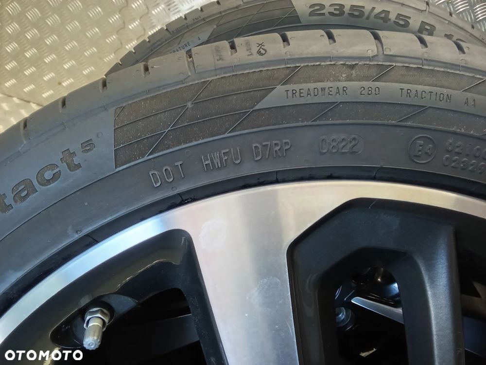 Koła Hyundai Kona Genesis I40 7,5Jx18 et52 5x114,3 7,3mm - 15