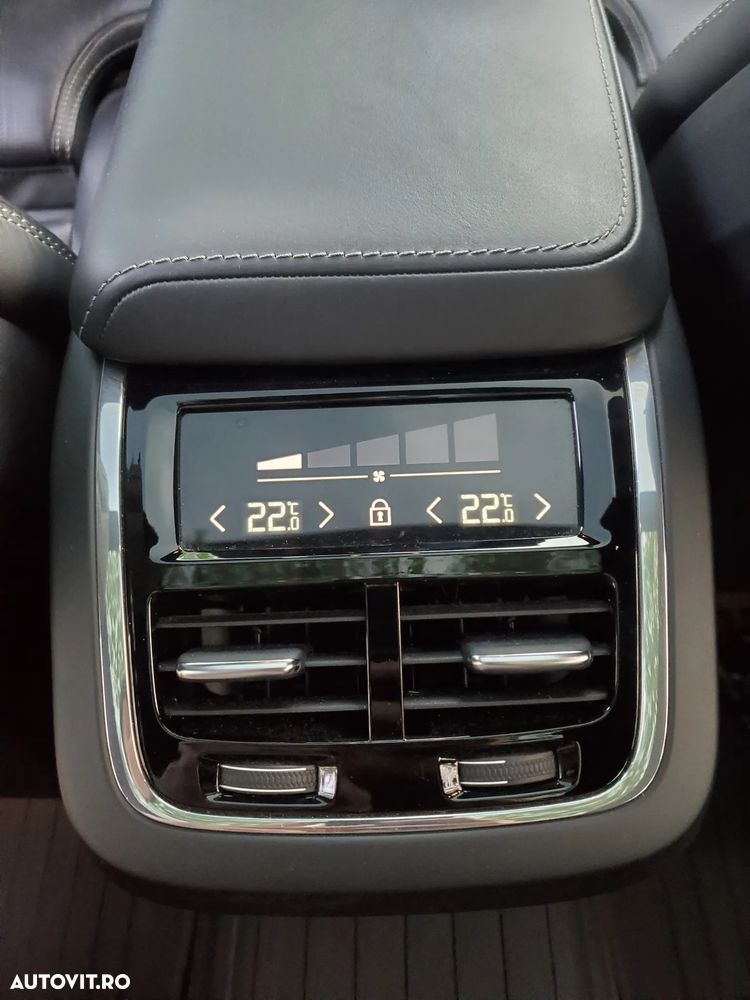 Volvo XC 60 B4 MHEV AT8 AWD Inscription - 24