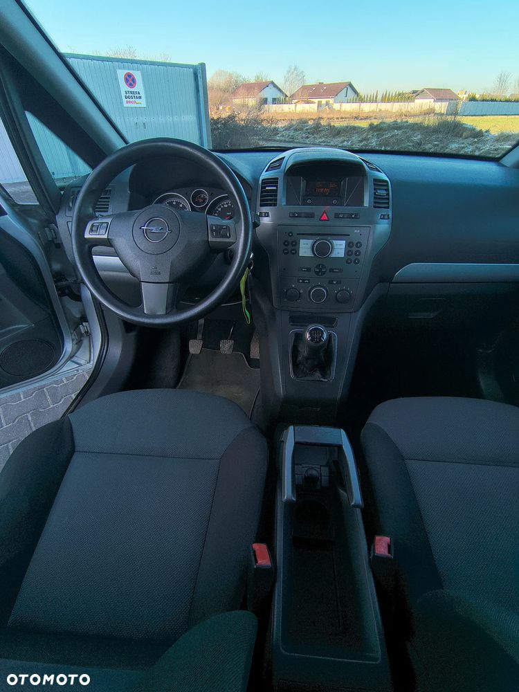 Opel Zafira 1.8 Family Plus - 12