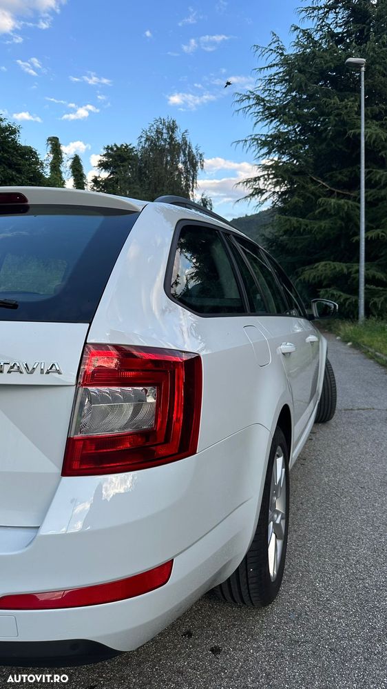 Skoda Octavia 1.6 TDI DSG Ambition - 4