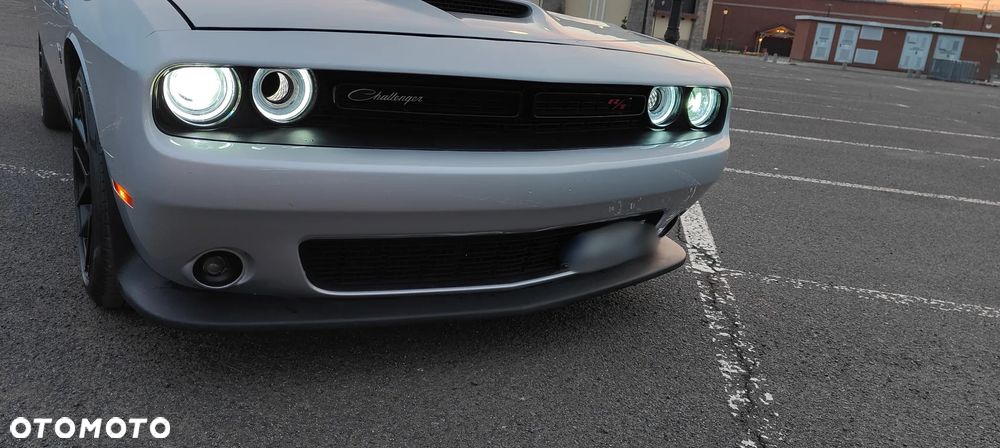 Dodge Challenger - 31