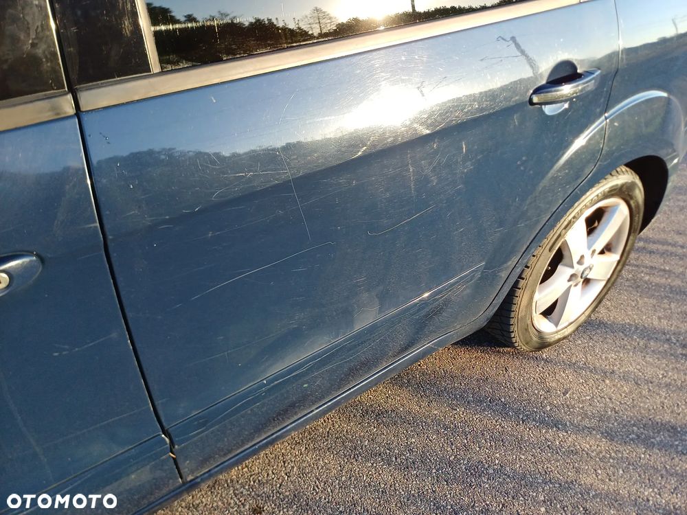 Ford S-Max - 13