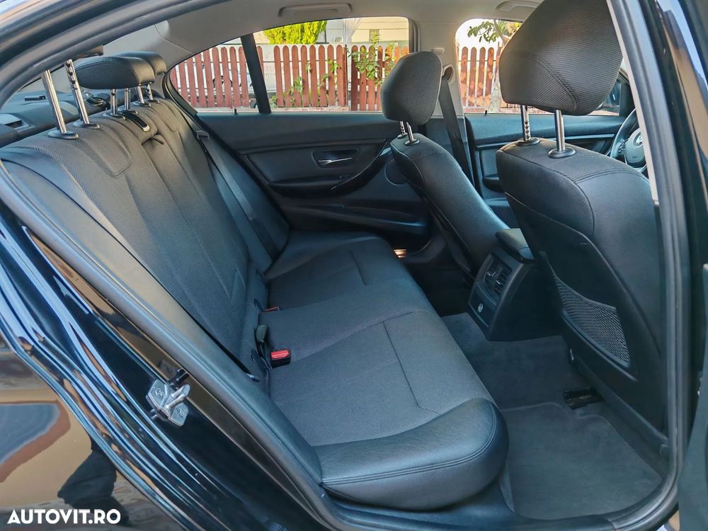 BMW Seria 3 318d Aut. Luxury Line - 9