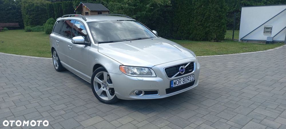 Volvo V70 D5 AWD R-Design Summum - 3