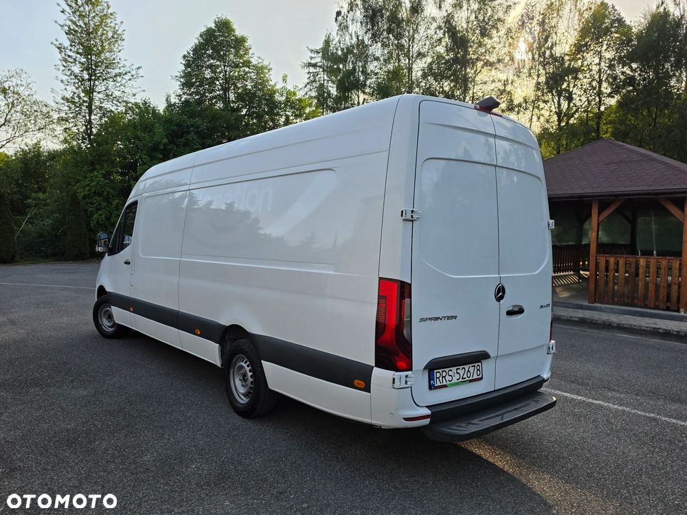Mercedes-Benz Sprinter - 11