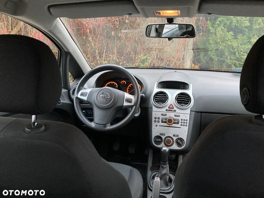 Opel Corsa 1.2 16V Cosmo - 15