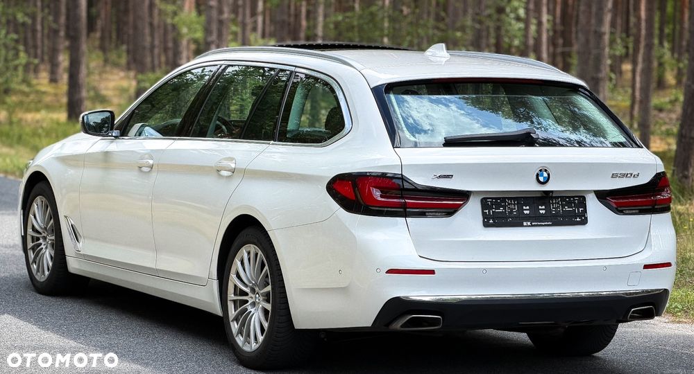 BMW Seria 5 530d xDrive mHEV Luxury Line - 13
