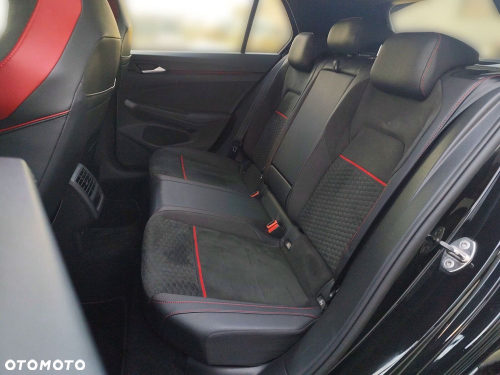 Volkswagen Golf - 12