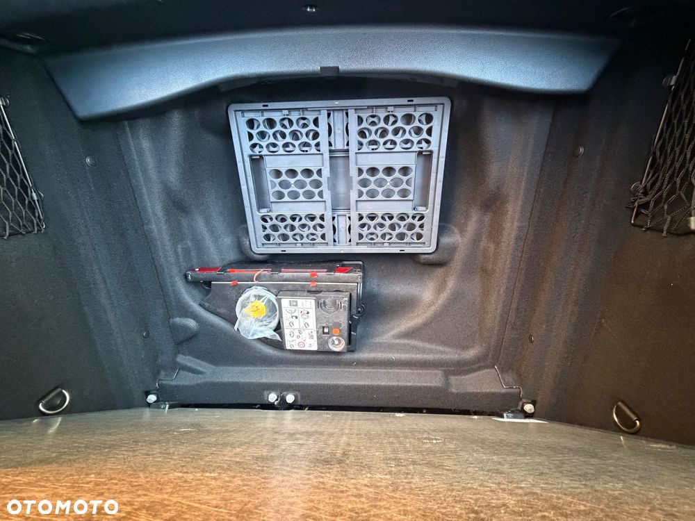 Mercedes-Benz GLA 200 7G-DCT - 25