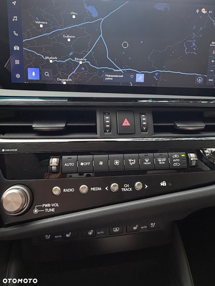Lexus ES - 13