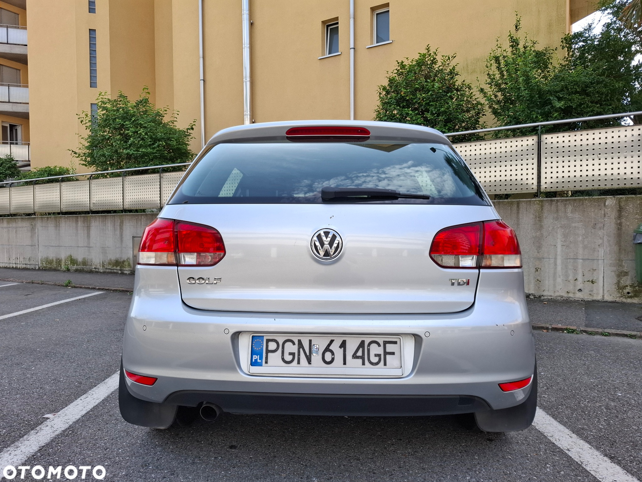 Volkswagen Golf VI 1.6 TDI Comfortline - 6