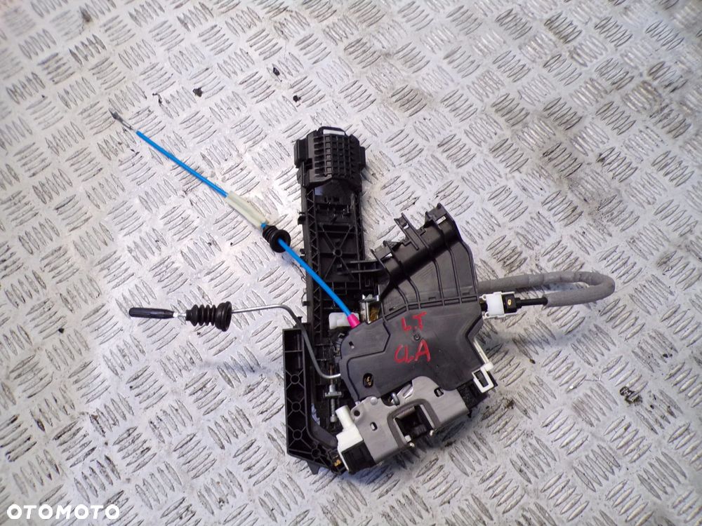 ZAMEK MOCOWANIE KLAMKI LEWY TYŁ MERCEDES CLA A117 - 1