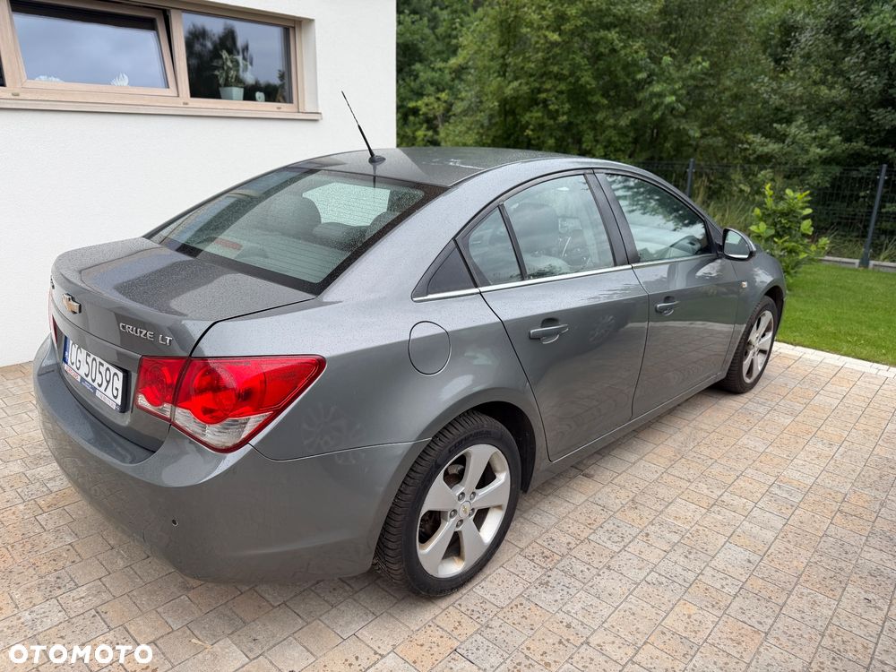 Chevrolet Cruze - 11