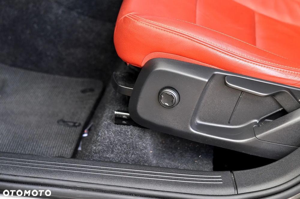 Volvo XC 40 T4 Geartronic Inscription - 25