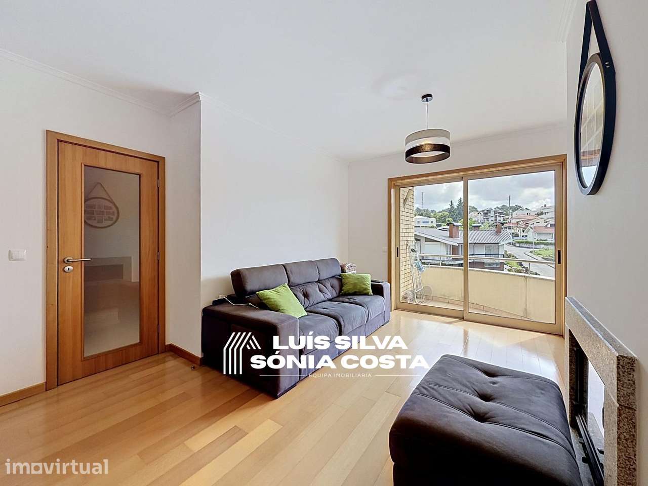 Apartamento T2 c/ Varanda, Garagem, Elevador & Arrumos – Centro... - Grande imagem: 2/29