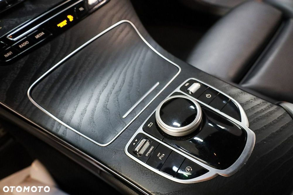 Mercedes-Benz Klasa C 220 d 9G-TRONIC AMG Line - 18