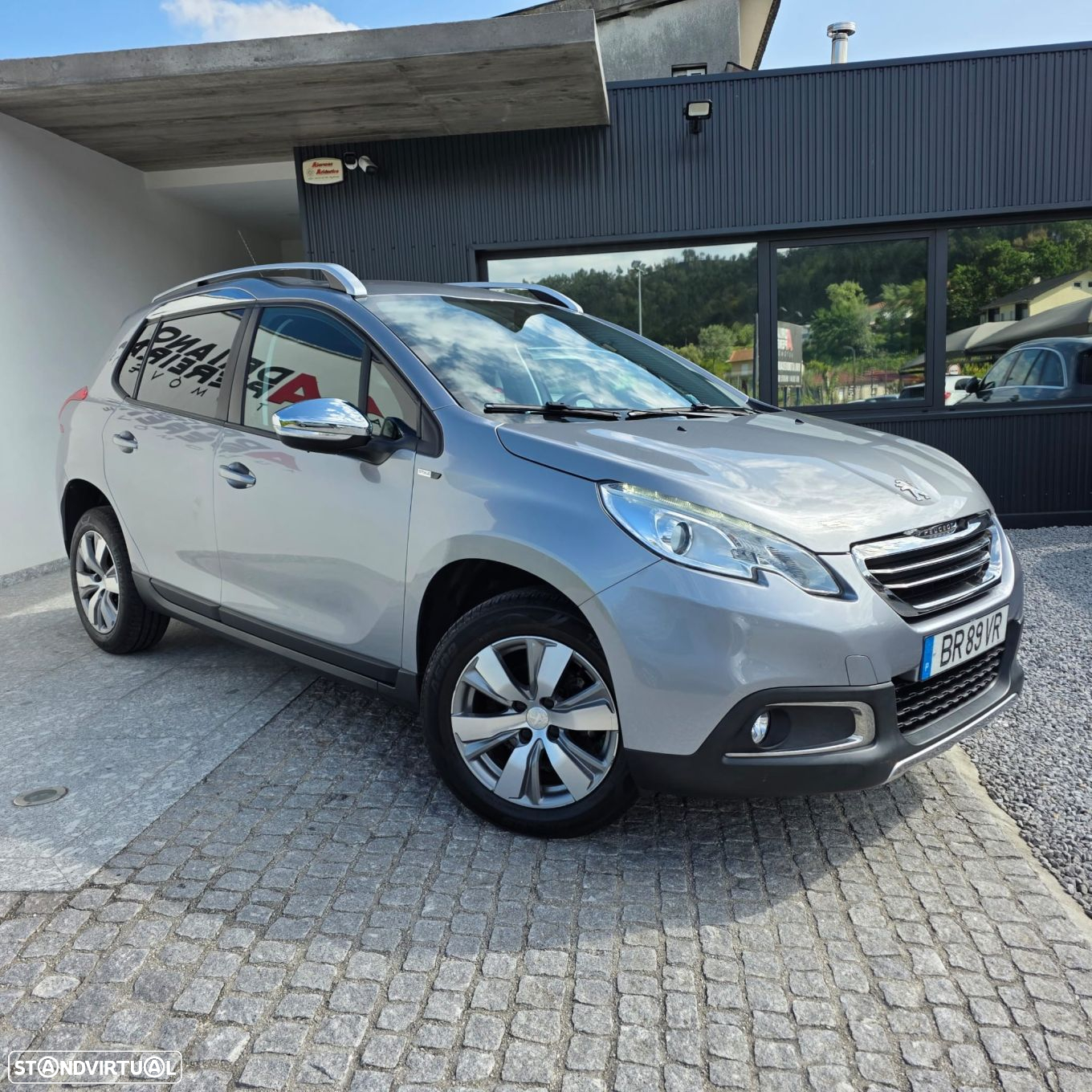 Peugeot 2008 1.2 PureTech Style - 4