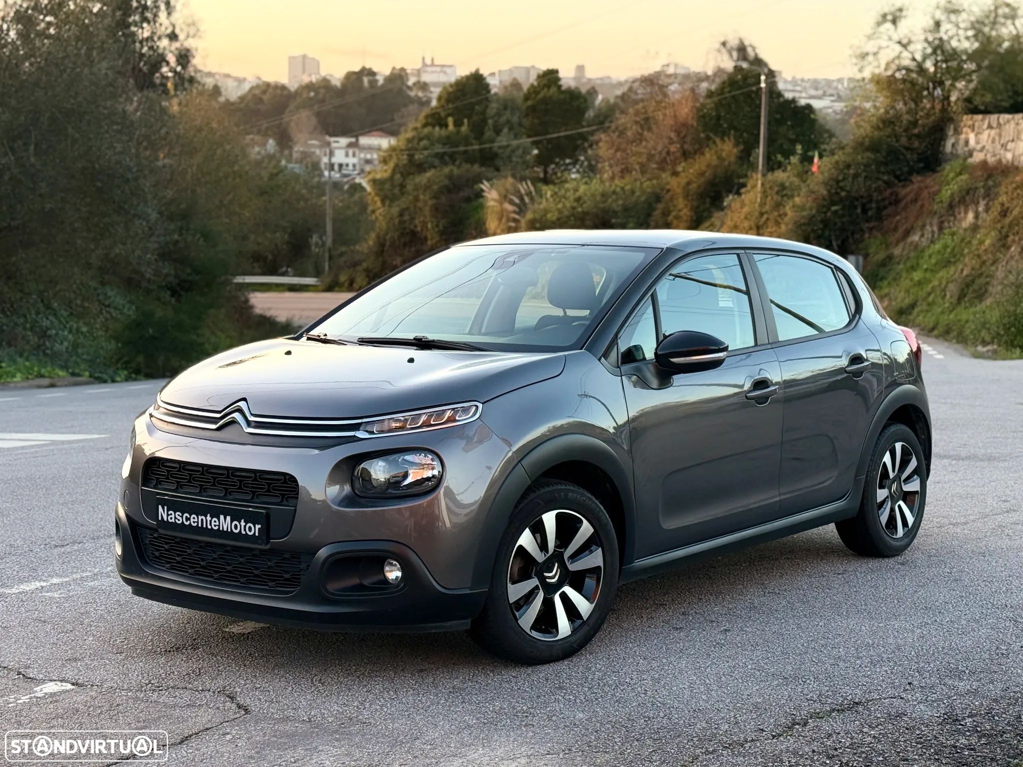 Citroën C3 1.2 PureTech Shine - 1