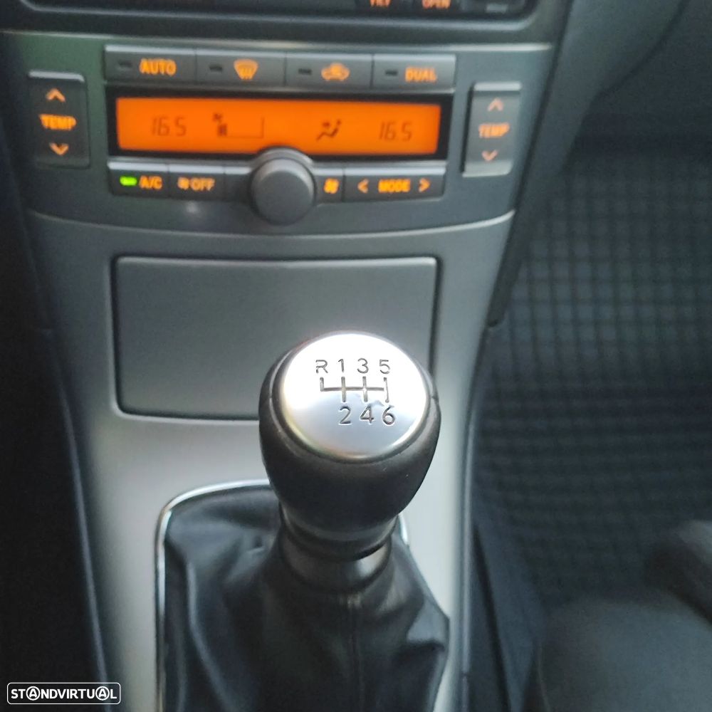 Toyota Avensis SW 2.0 D-4D Sol+GPS - 33