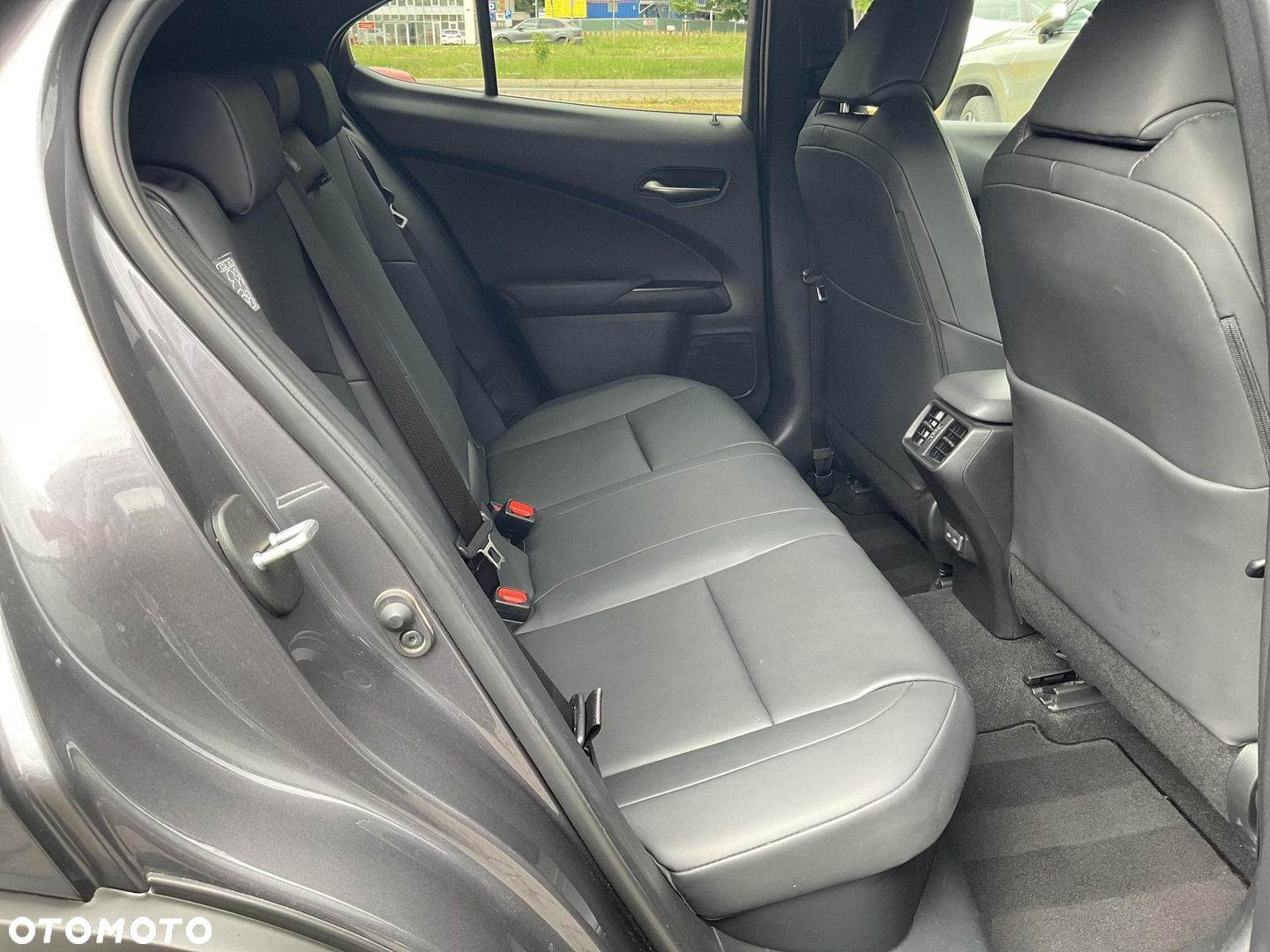 Lexus UX - 18