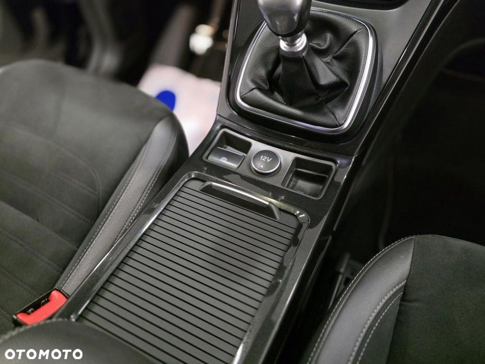 Ford Kuga 2.0 TDCi 4x2 ST-Line - 24