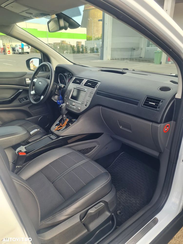 Ford Kuga - 12