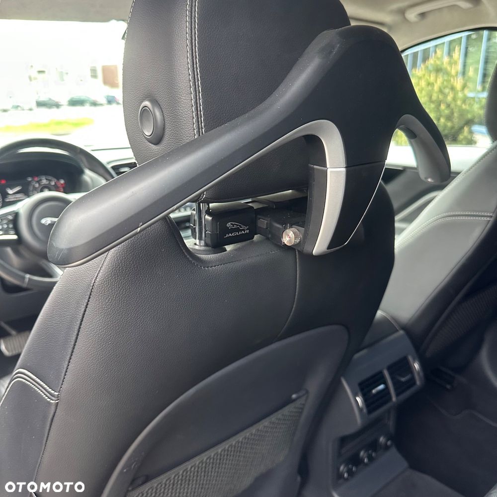 Jaguar F-Pace 2.0 i4D AWD Chequered Flag - 27