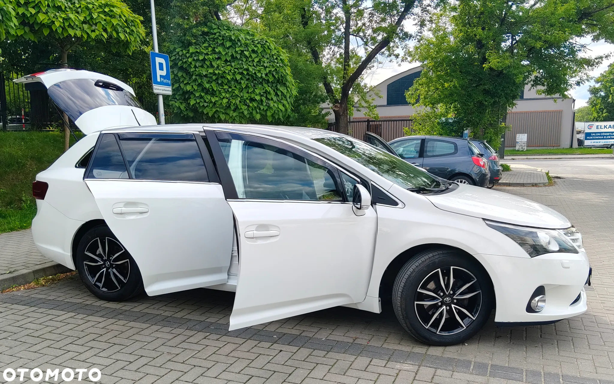 Toyota Avensis - 24
