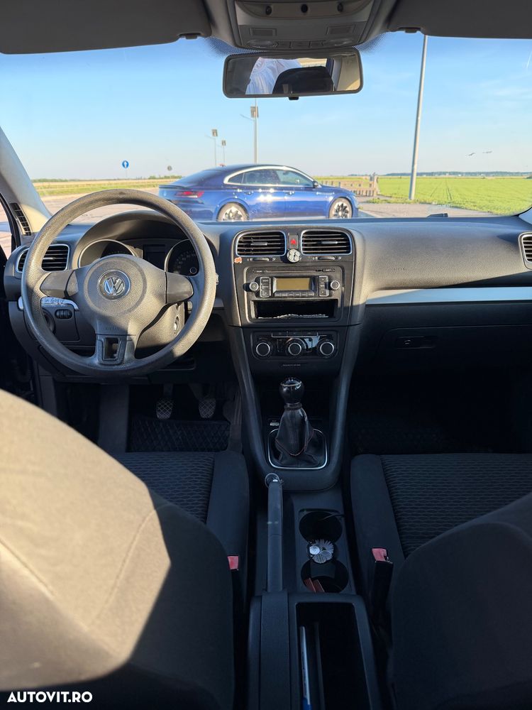 Volkswagen Golf 1.6 TDI DPF Trendline - 9