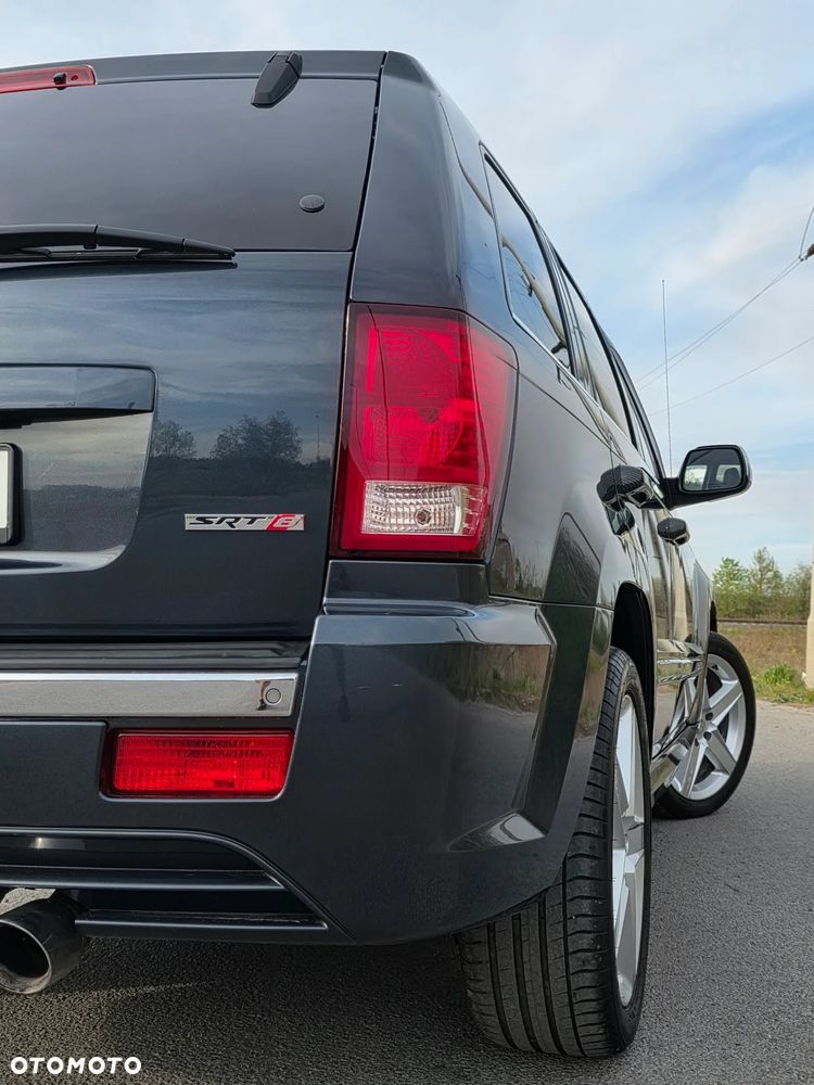 Jeep Grand Cherokee - 21