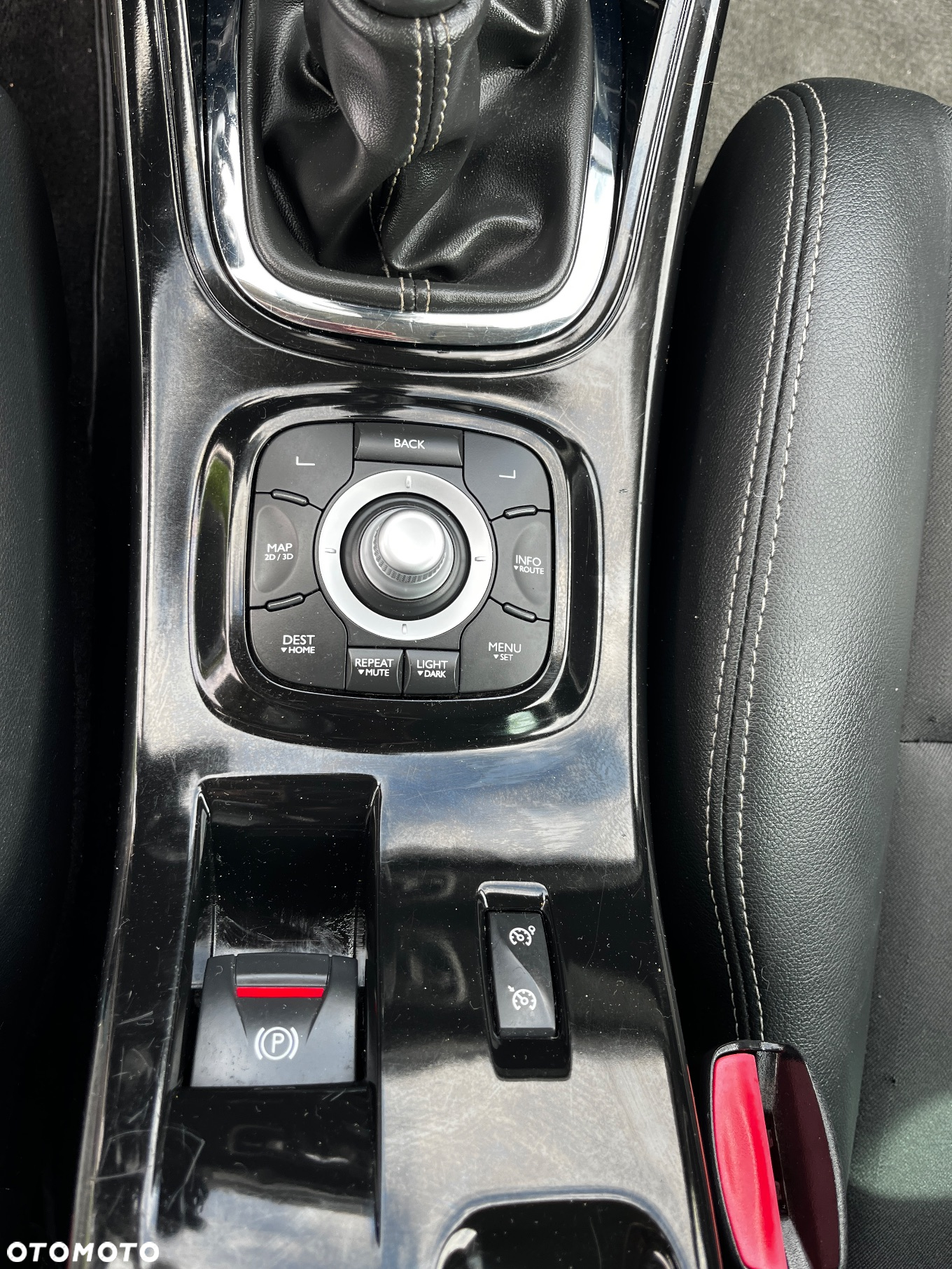 Renault Megane Grandtour ENERGY TCe 115 Start & Stop Bose Edition - 12
