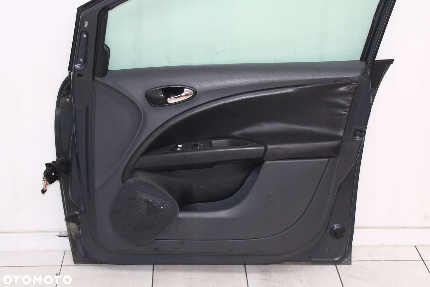 SEAT ALTEA 04R- DRZWI PRAWE PRZEDNIE PRAWY PRZÓD LS7Z - 7