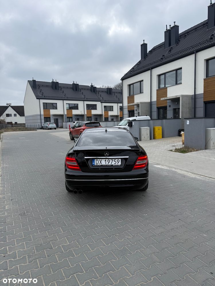 Mercedes-Benz Klasa C 180 BlueEFFICIENCY - 14