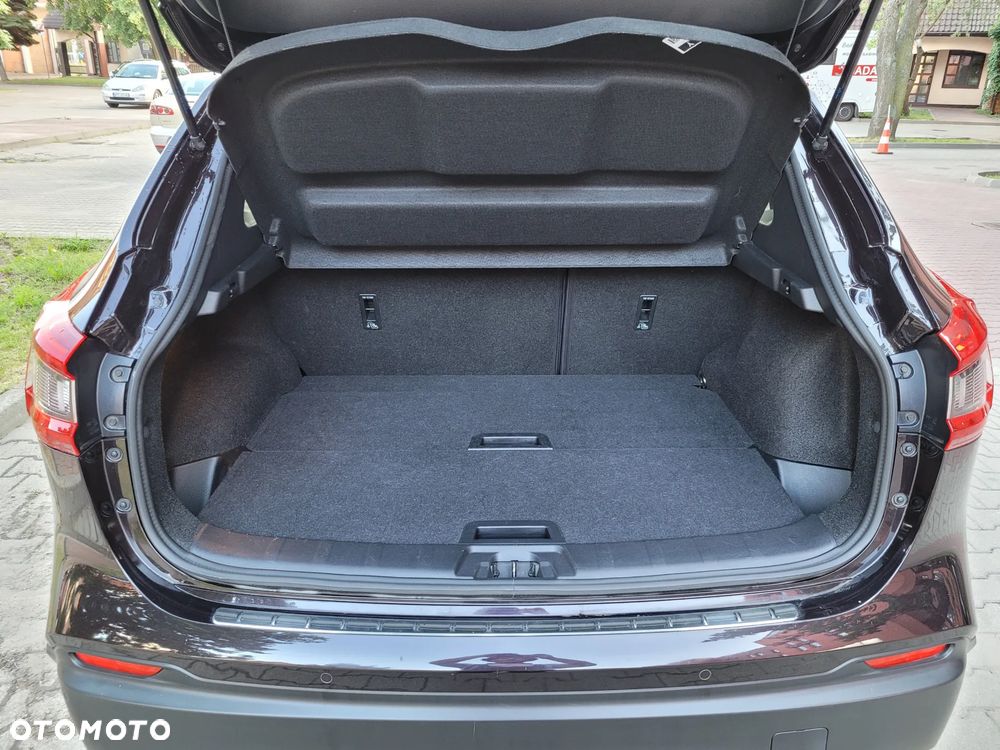 Nissan Qashqai 1.3 DIG-T N-Connecta EU6d - 22